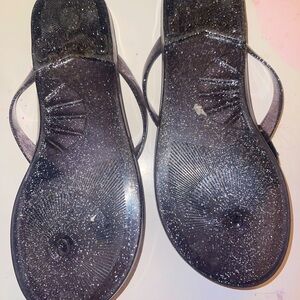 Sparkly sandals with silver bows